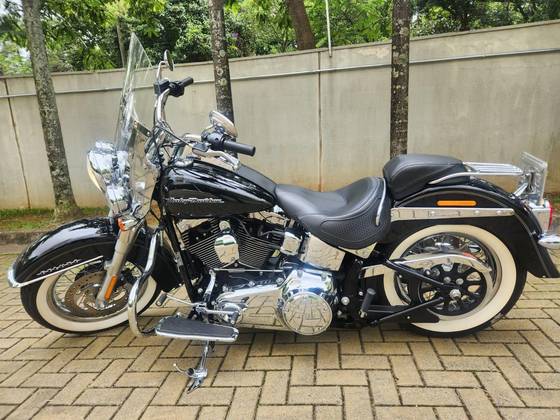 HARLEY-DAVIDSON SOFTAIL DELUXE 